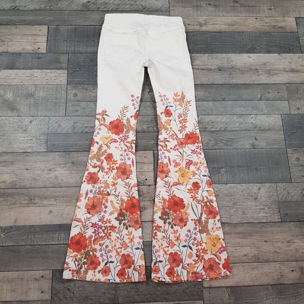 Free People Penny Pull On Flare Jeans 25 UK 4 White Floral Flares Boho BN - Picture 2 of 12